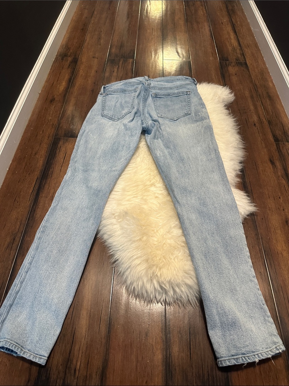 Worn once jeans - Picture 7 of 8